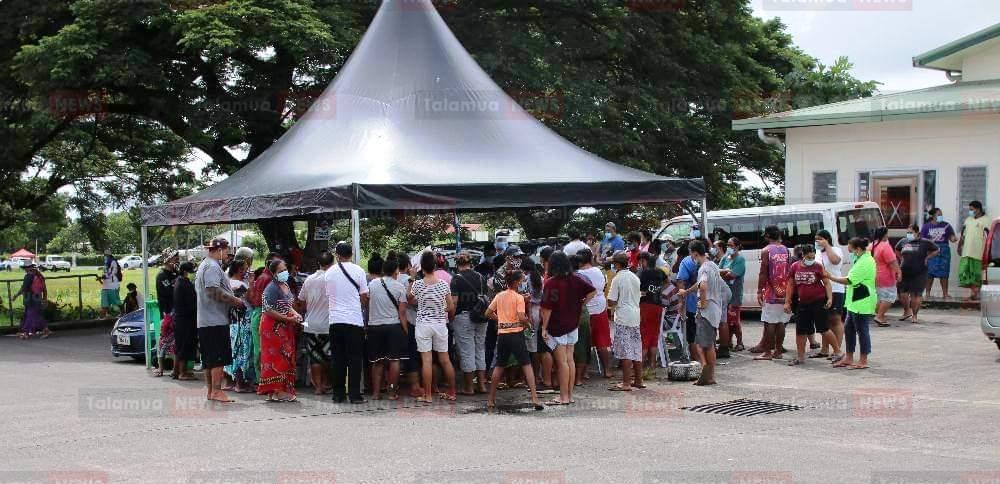 crowd at vaccination site