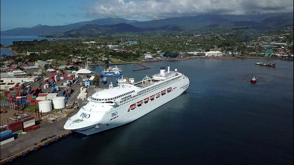 Cruiseliner in Apia port