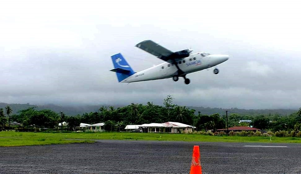 Samoa Airways aircraft taking off from Fagalii