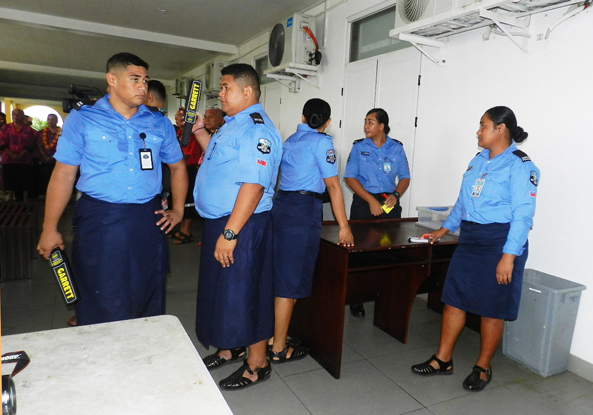 Court police check