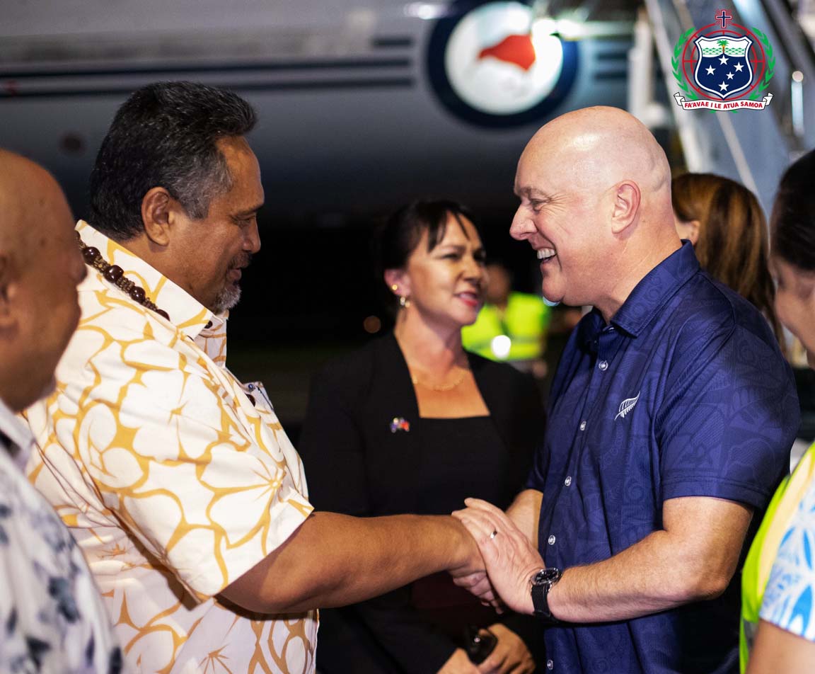 Luxon greeted by DPM Toelupe1