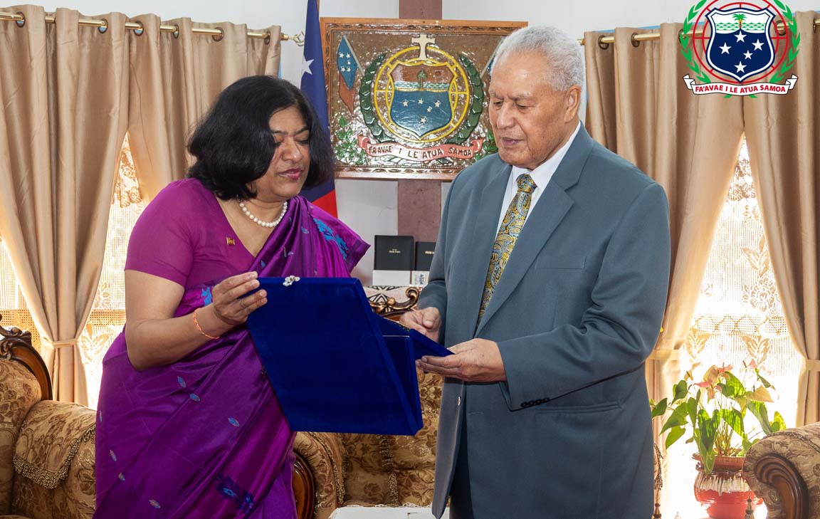 Sri Lanka presents gift