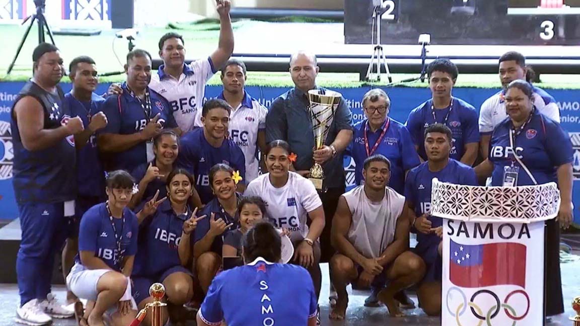 Team Samoa with Trophy
