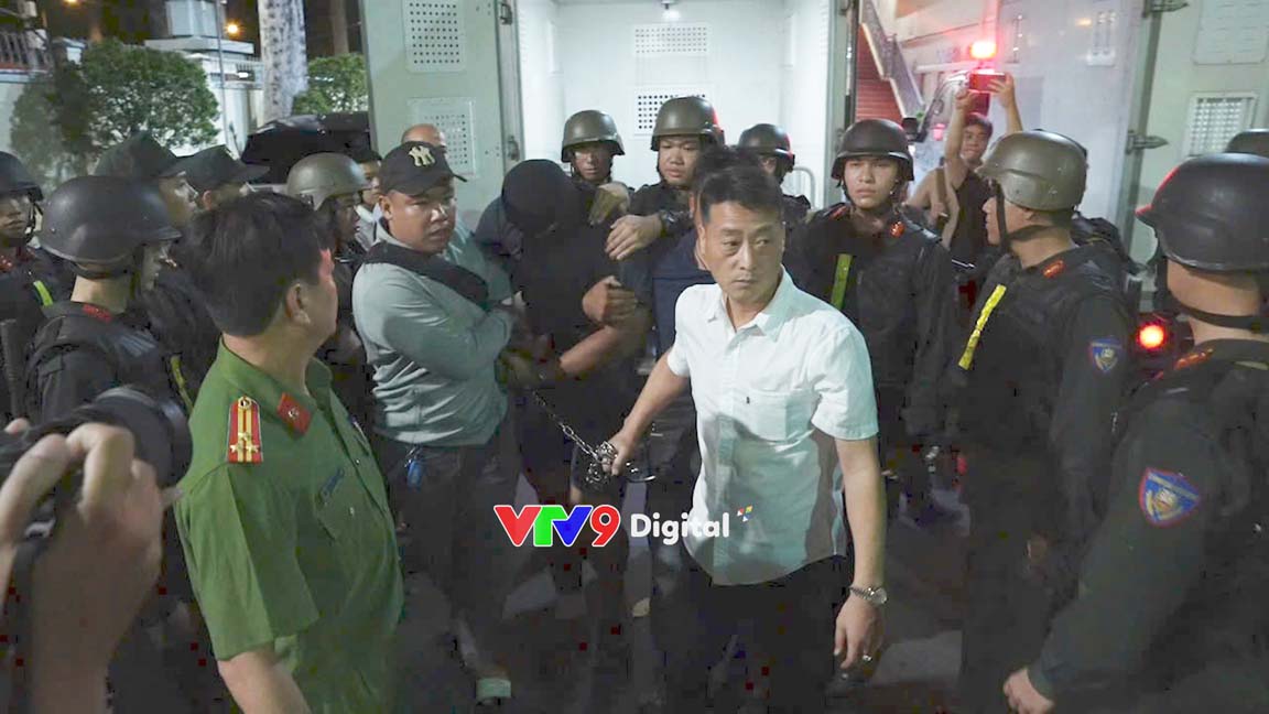Vietnam Police holding suspect