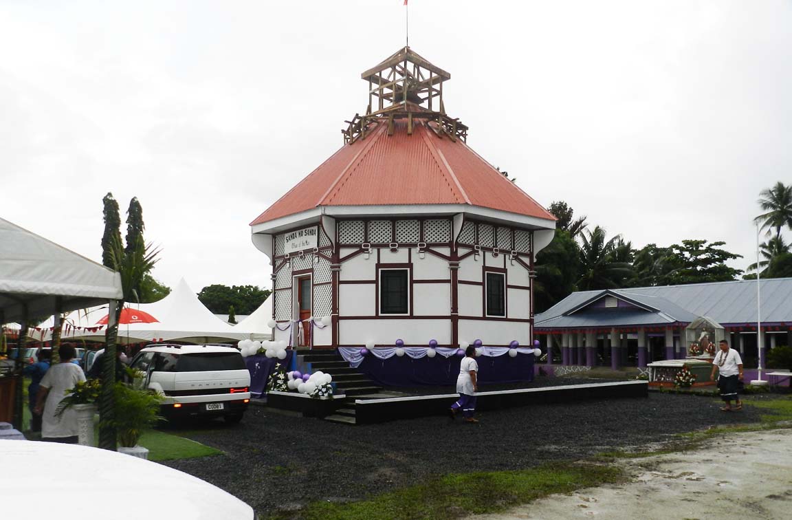 Mau monument