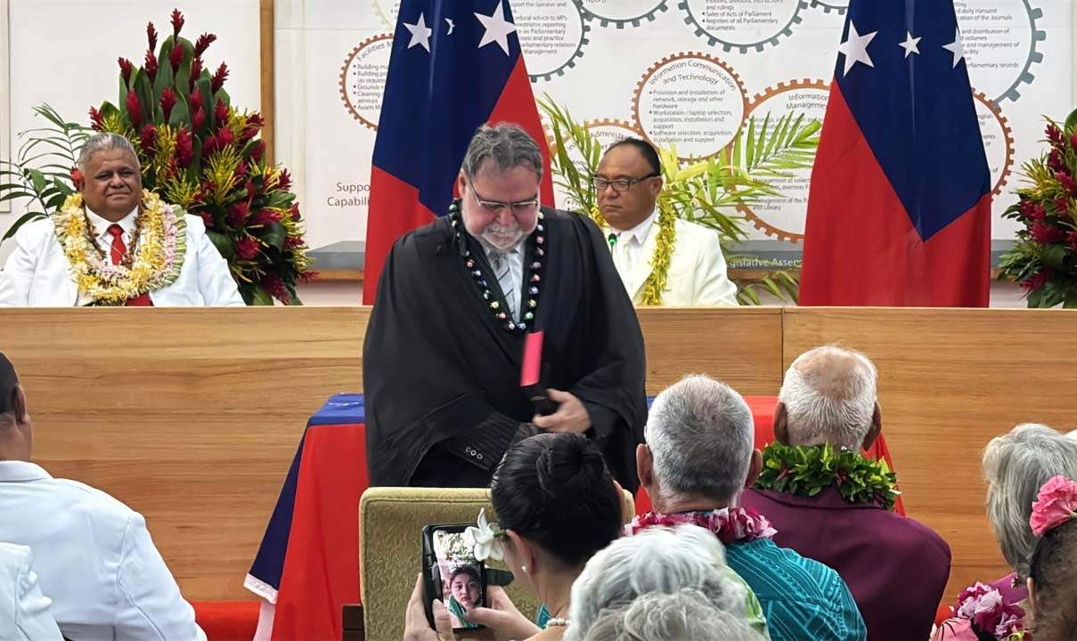 Vui swearing in