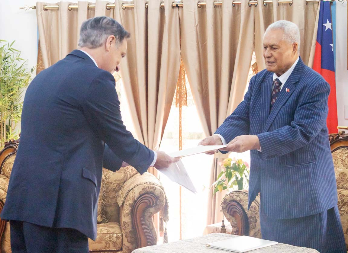 HOS & Canadian envoy2
