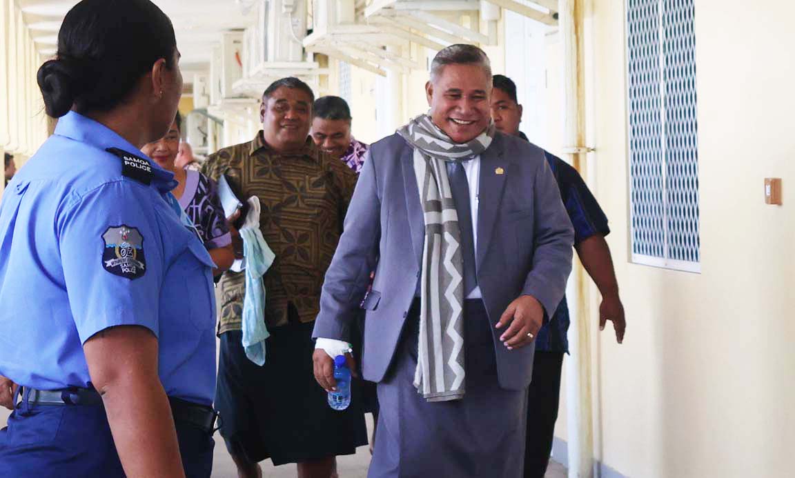 Tuia outside court
