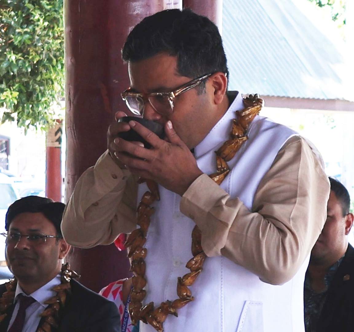 Indian Minister drinks kava