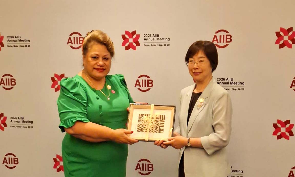 Mulipola & AIIB President